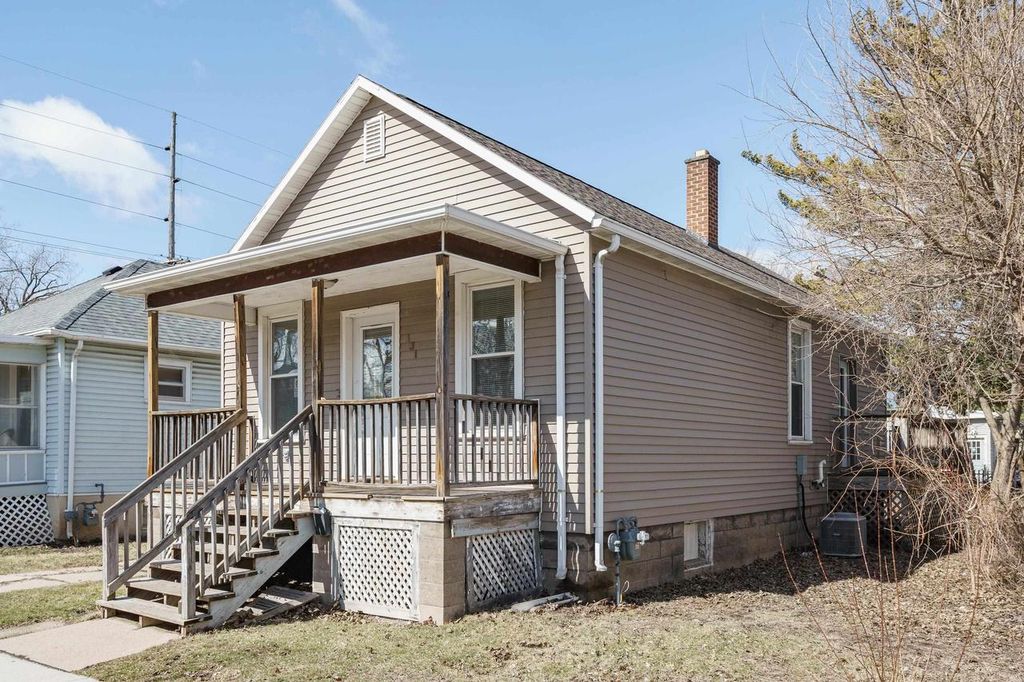 Photo of 131 W COTTON STREET, Fond Du Lac, WI 54935 (MLS # 2018698)