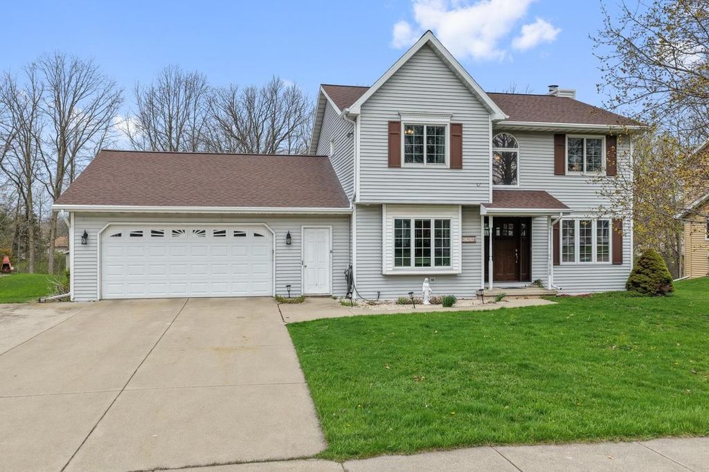 Photo of 1968 Emerald DRIVE, Green Bay, WI 54311 (MLS # 50324484)