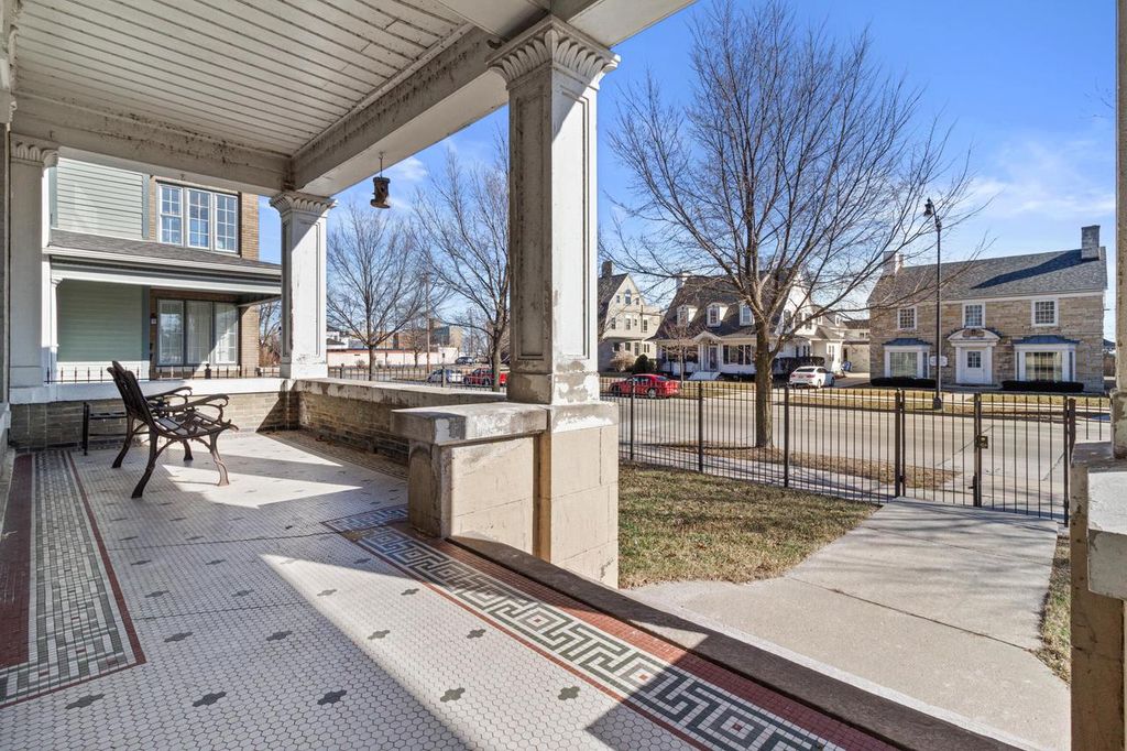 Photo of 920 Main STREET, Racine, WI 53403 (MLS # 1956435)