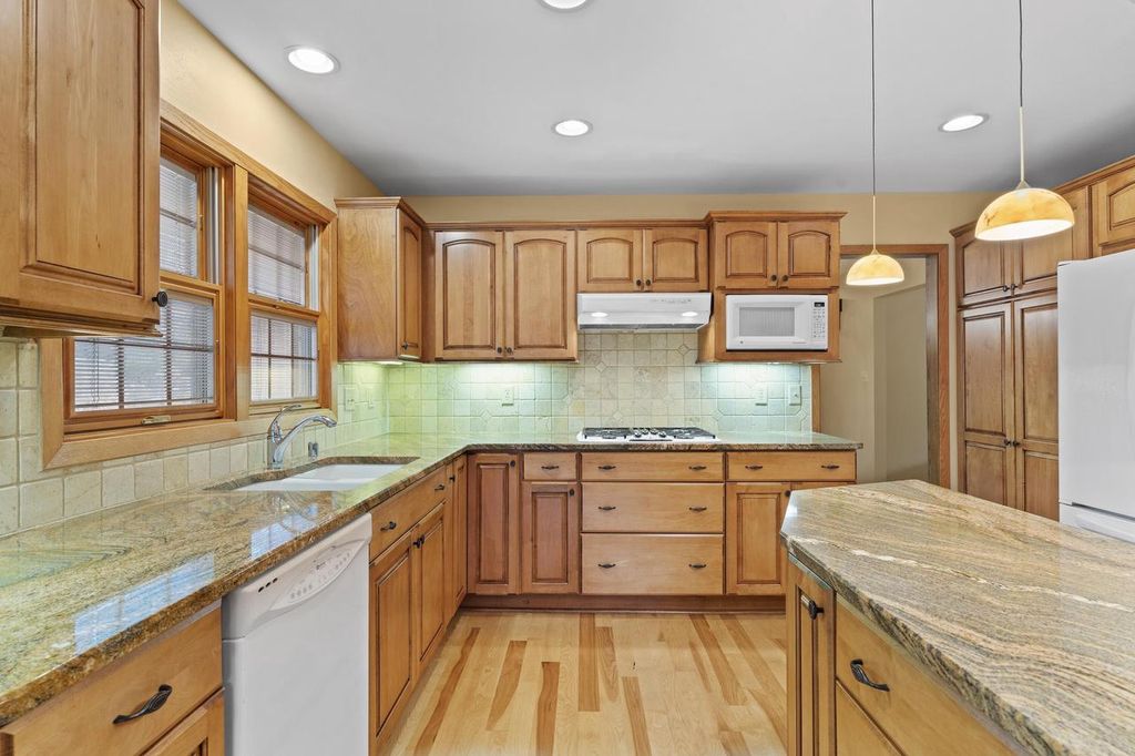 Photo of 14840 Pomona ROAD, Brookfield, WI 53005 (MLS # 1942949)