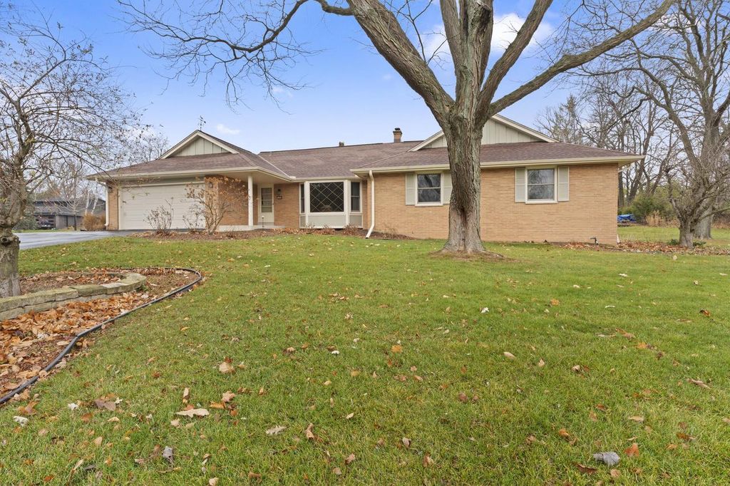 Photo of 14840 Pomona ROAD, Brookfield, WI 53005 (MLS # 1942949)