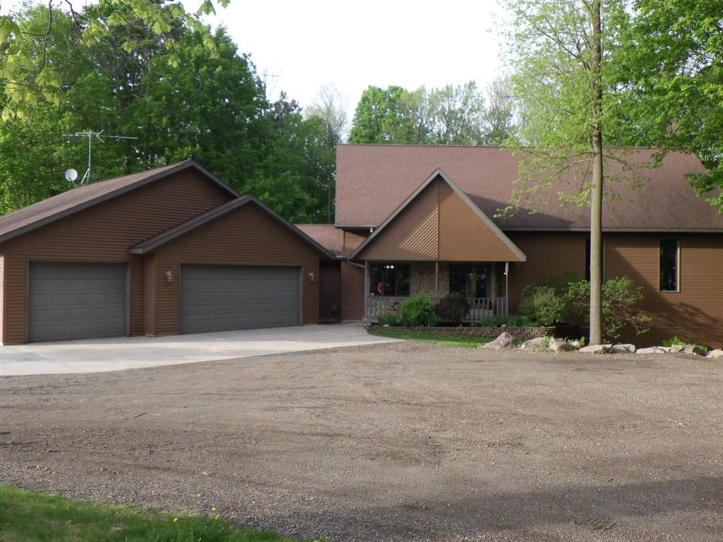 Photo of E7696 Horn ROAD, Marion, WI 54950 (MLS # 50325824)