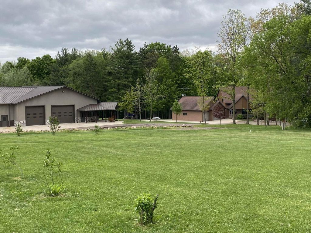 Photo of E7696 Horn ROAD, Marion, WI 54950 (MLS # 50325824)