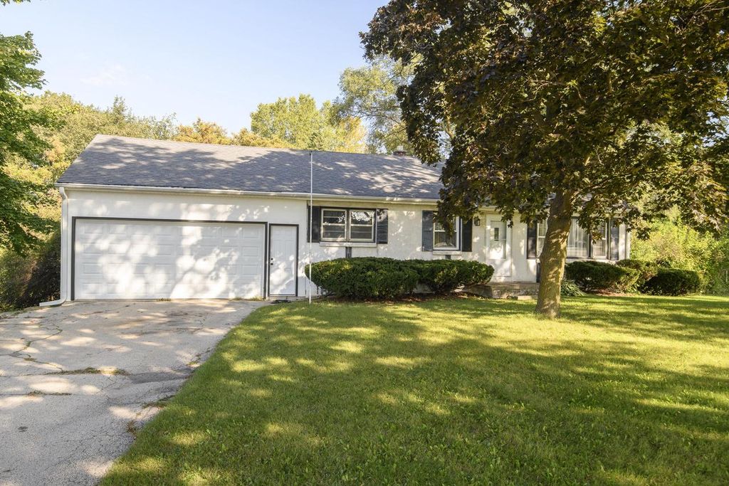 Photo of S71W23350 National AVENUE, Big Bend, WI 53103 (MLS # 1938187)
