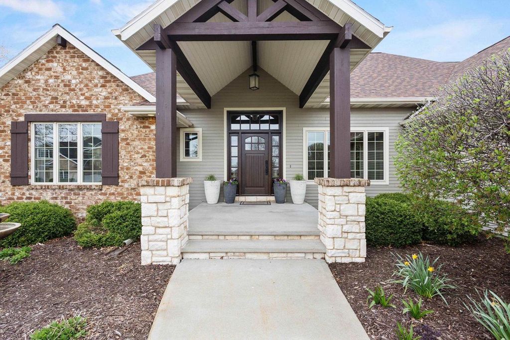 Photo of 3508 W Warner Estates DRIVE, Appleton, WI 54913 (MLS # 50325431)