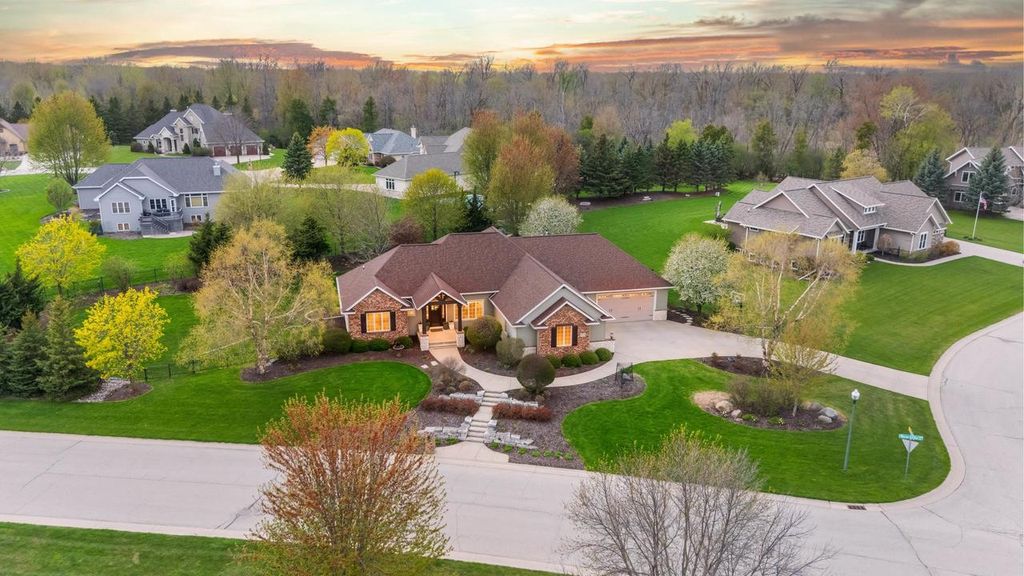Photo of 3508 W Warner Estates DRIVE, Appleton, WI 54913 (MLS # 50325431)