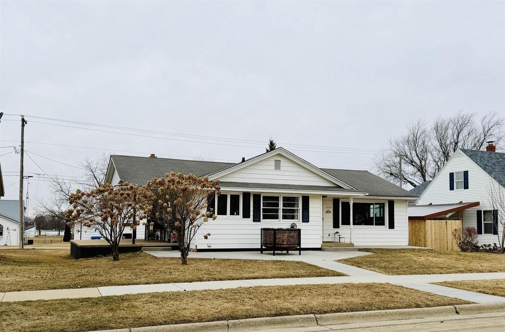 Photo of 1009 30th AVENUE, Monroe, WI 53566 (MLS # 2017098)