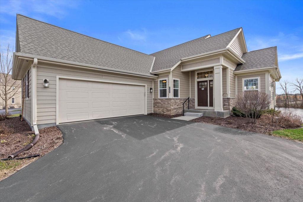 Photo of 17955 Ashlea DRIVE #10, Brookfield, WI 53045 (MLS # 1956297)