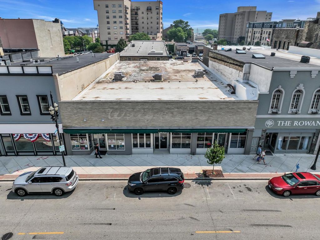 Photo of 5711 6th AVENUE, Kenosha, WI 53140 (MLS # 1934511)