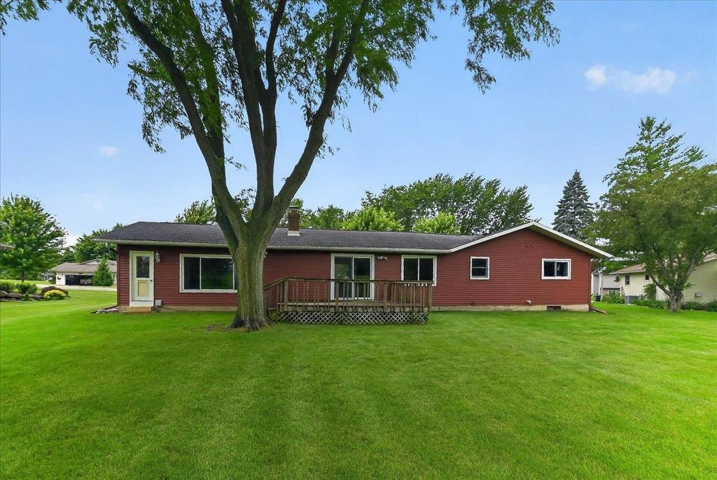 Photo of 505 Dennis DRIVE, Deforest, WI 53532 (MLS # 2026930)
