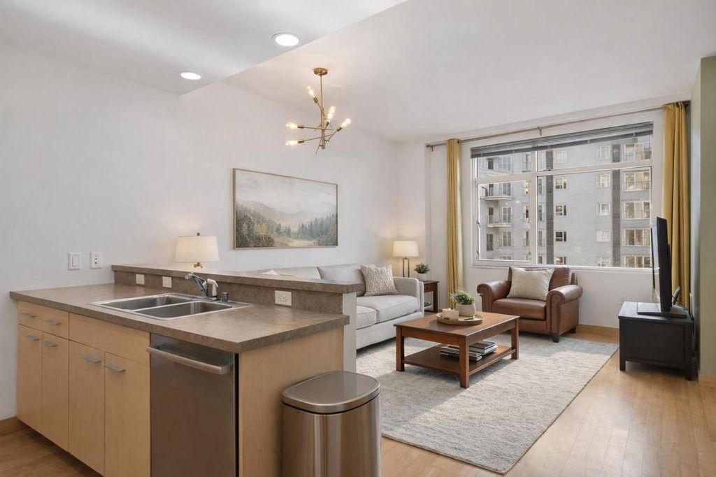 Photo of 309 W Washington AVENUE, Madison, WI 53703 (MLS # 50319473)