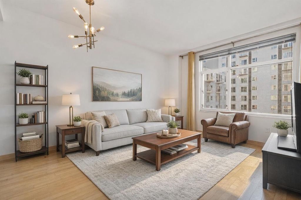 Photo of 309 W Washington AVENUE, Madison, WI 53703 (MLS # 50319473)