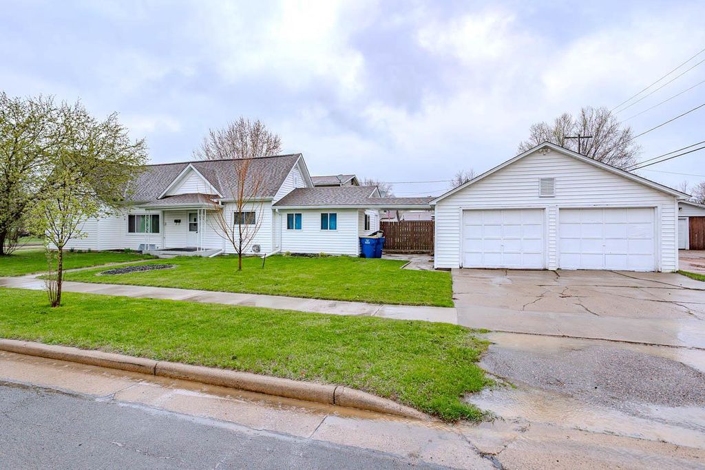 Photo of 701 N Cottage STREET, Merrill, WI 54452 (MLS # 22601712)