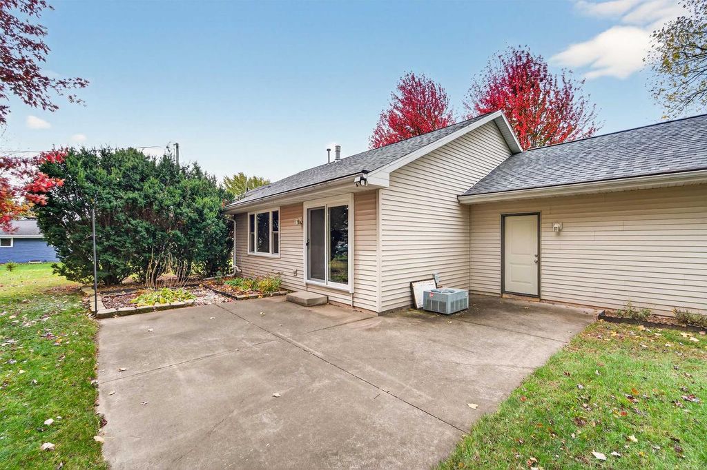 Photo of 2918 N Appleton STREET, Appleton, WI 54911 (MLS # 50317171)