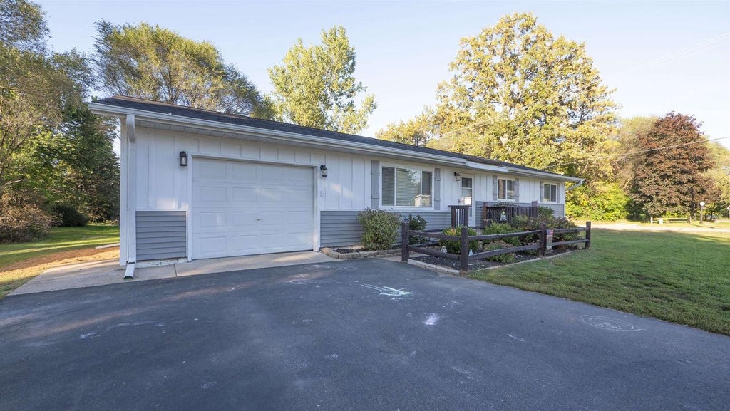 Photo of 458 E Green Meadow DRIVE, Wautoma, WI 54982 (MLS # 50333470)