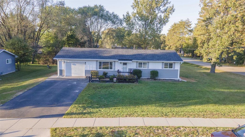 Photo of 458 E Green Meadow DRIVE, Wautoma, WI 54982 (MLS # 50333470)