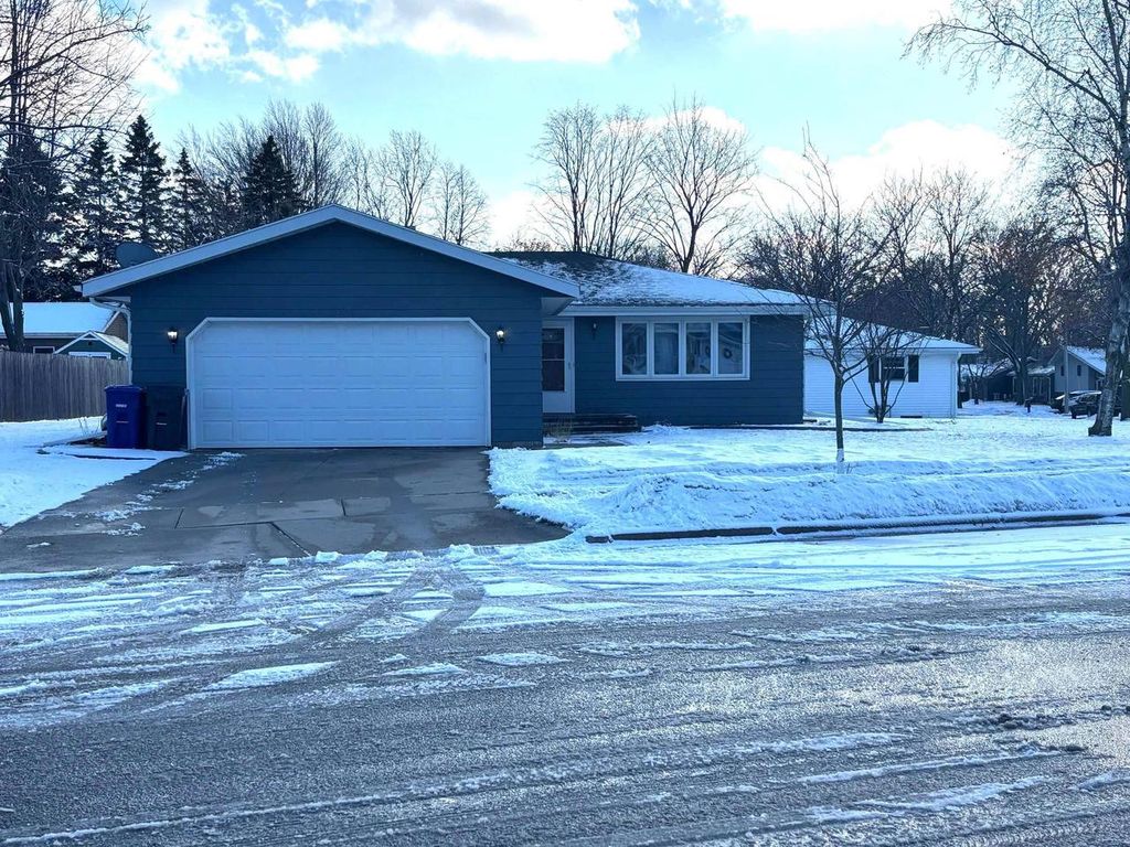 Photo of 1905 Miller LANE, Kaukauna, WI 54130 (MLS # 50319878)