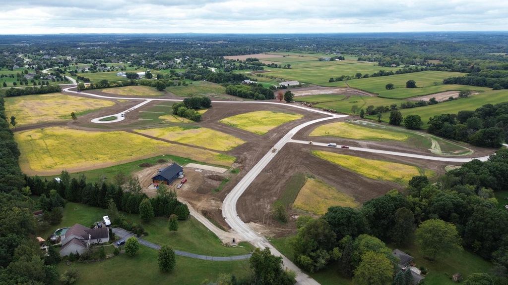 Photo of 951 Oliver's DRIVE #Lt53, Hubertus, WI 53033 (MLS # 1940194)