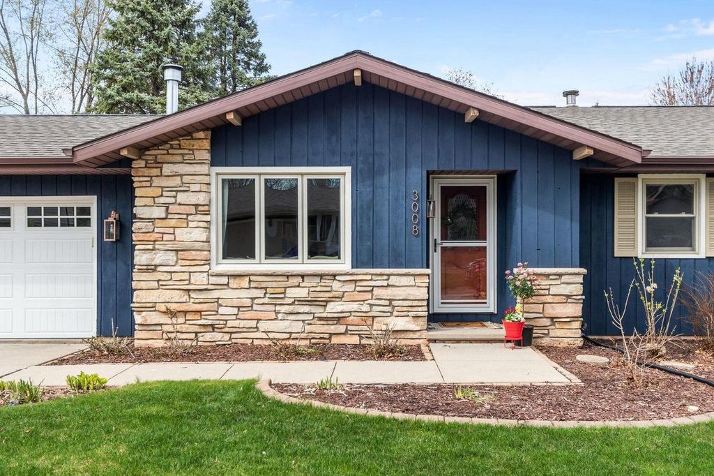 Photo of 3008 E Killdeer LANE, Appleton, WI 54915 (MLS # 50324489)