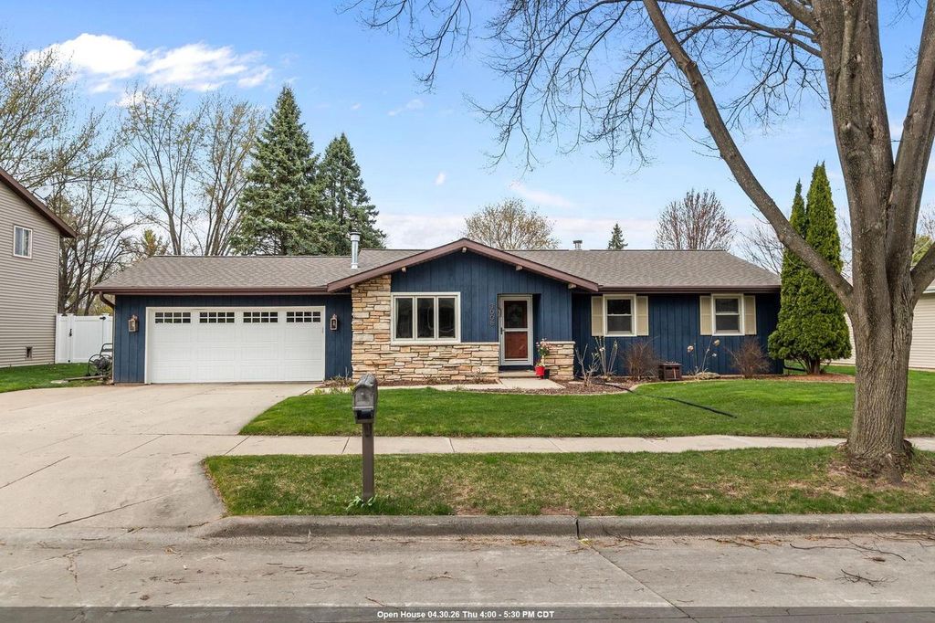Photo of 3008 E Killdeer LANE, Appleton, WI 54915 (MLS # 50324489)