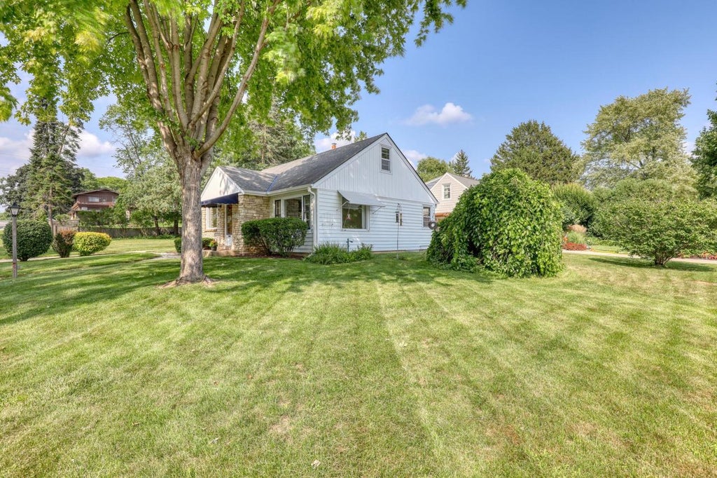 Photo of W160N8714 Patton DRIVE, Menomonee Falls, WI 53051 (MLS # 1974938)