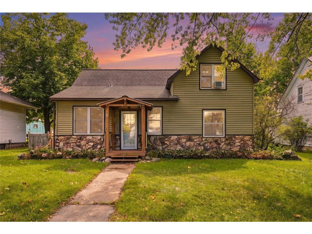 Photo of 121 W Race AVENUE, Elmwood, WI 54740 (MLS # 7145241)