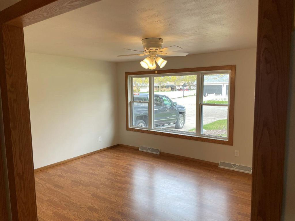 Photo of 2138 Patty LANE, Green Bay, WI 54304 (MLS # 50319800)