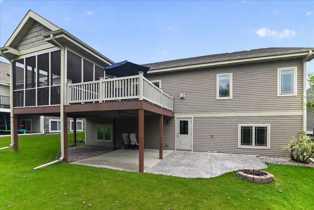 Photo of 1007 Tara LANE, Waunakee, WI 53597 (MLS # 2023644)
