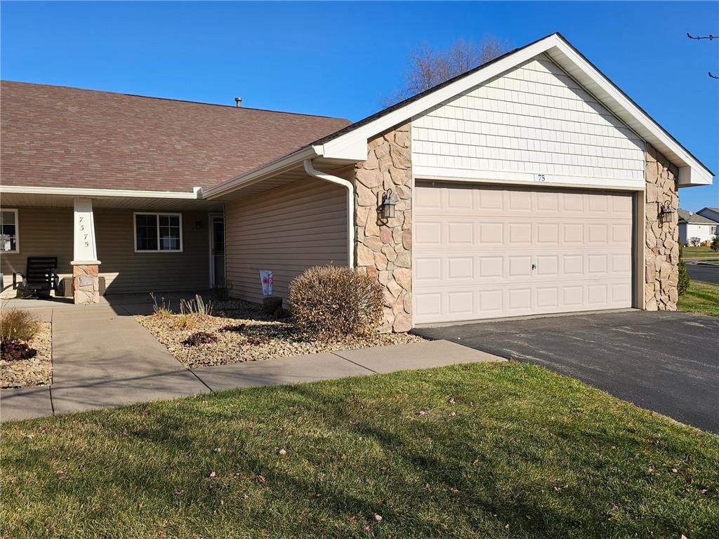 Photo of 75 Crown Pointe Curve CURVE, Hudson, WI 54016 (MLS # 6820454)