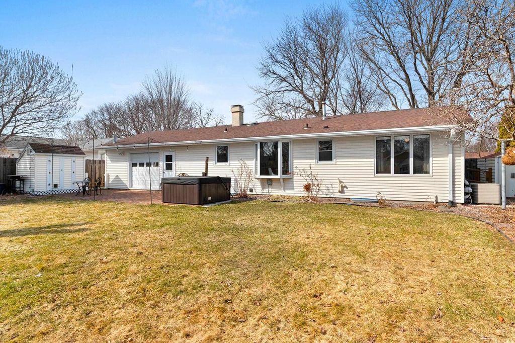 Photo of 1021 Wishart AVENUE, De Pere, WI 54115 (MLS # 50322911)