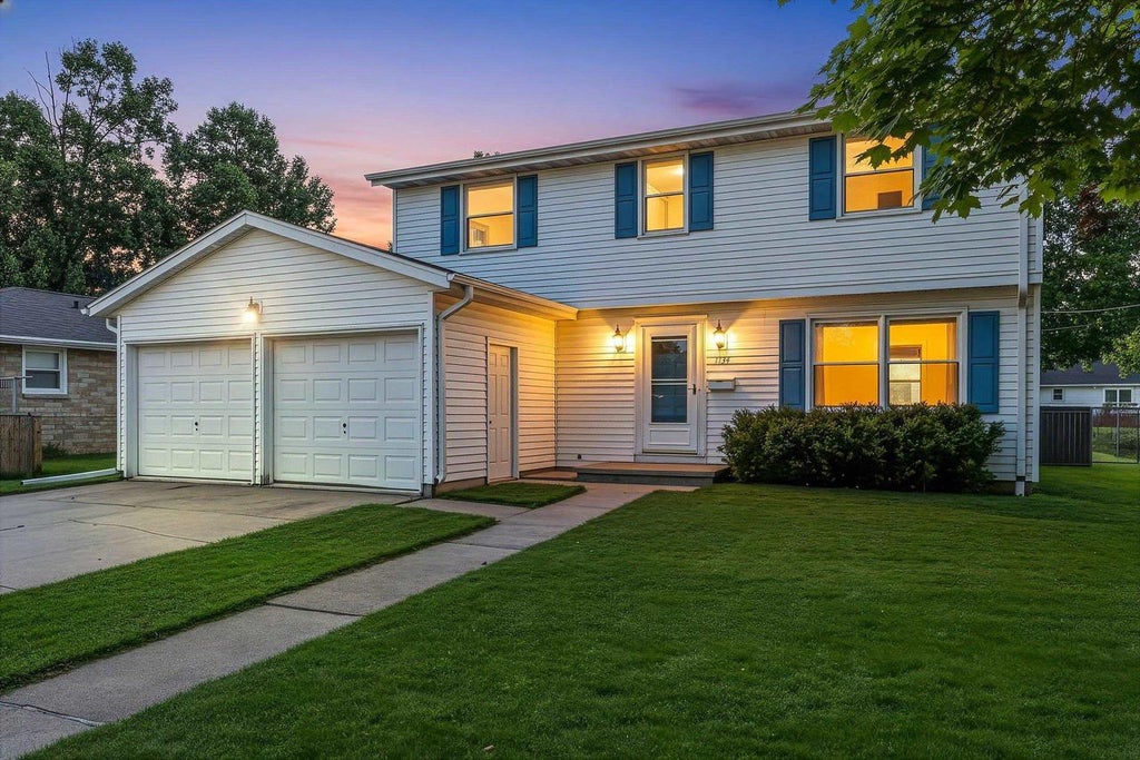 Photo of 1134 N Locust STREET, Green Bay, WI 54303 (MLS # 50334074)