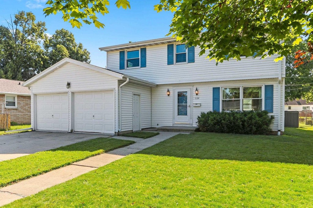 Photo of 1134 N Locust STREET, Green Bay, WI 54303 (MLS # 50334074)