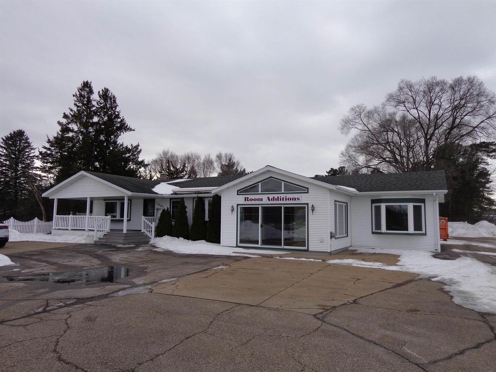 Photo of 1561 Post ROAD, Plover, WI 54467 (MLS # 22600546)