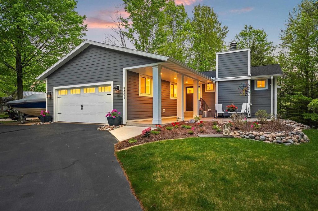 Photo of 9494 N Kelly Lake ROAD, Suring, WI 54174 (MLS # 50325944)