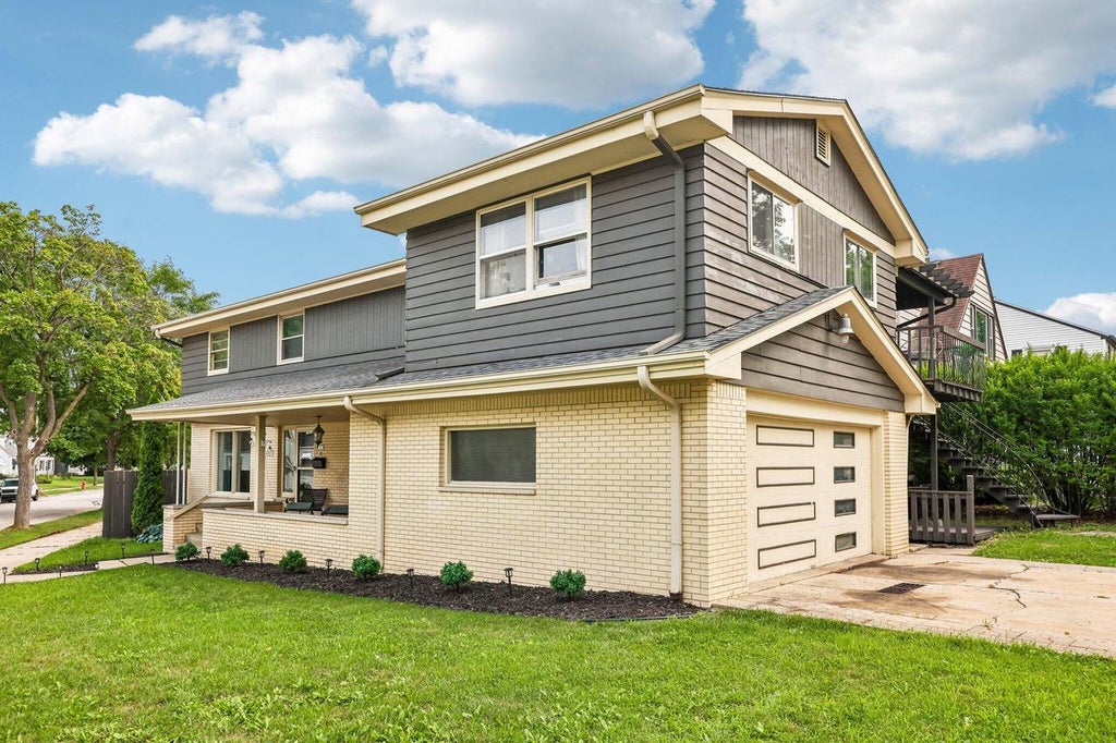 Photo of 9625 W Metcalf PLACE, Milwaukee, WI 53222 (MLS # 1979342)