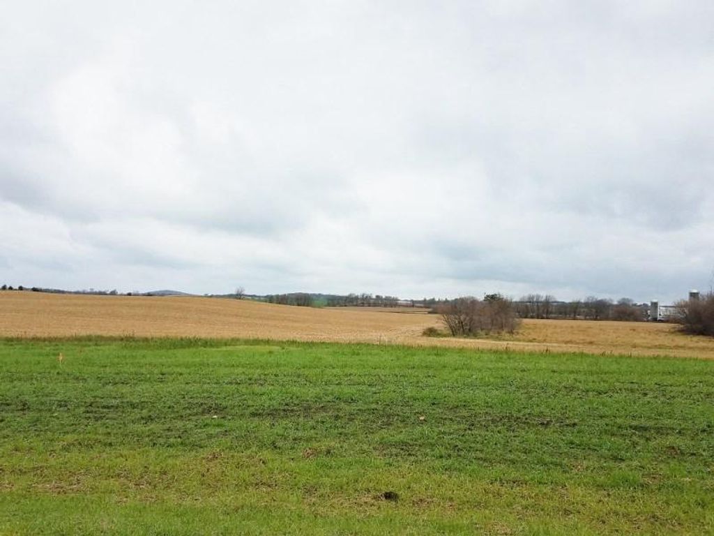 Photo of L2 Blue Victoria DRIVE, Sun Prairie, WI 53590 (MLS # 2018491)