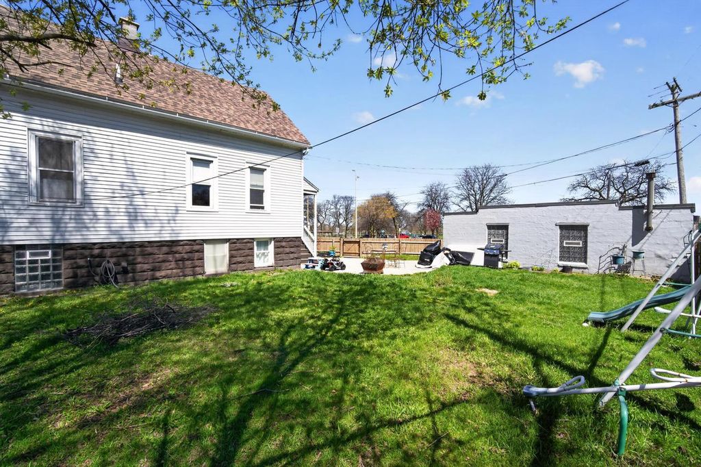 Photo of 2469 S Chase AVENUE, Milwaukee, WI 53207 (MLS # 1963020)