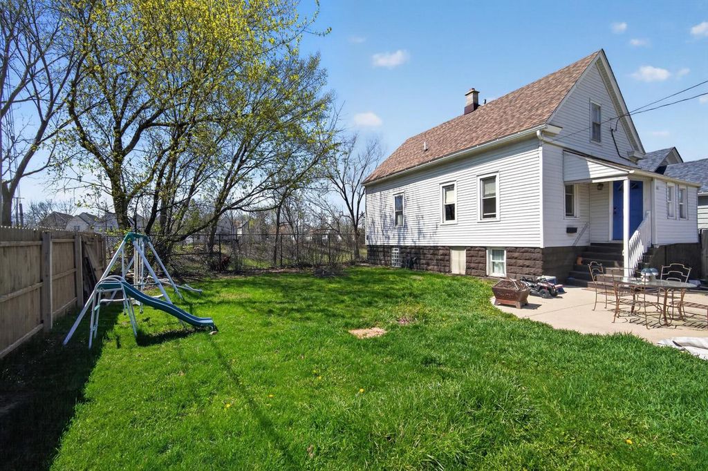Photo of 2469 S Chase AVENUE, Milwaukee, WI 53207 (MLS # 1963020)