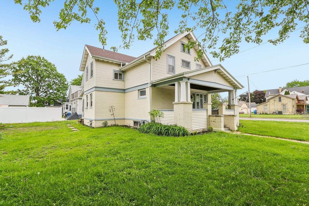 Photo of 612 Western AVENUE, Watertown, WI 53094 (MLS # 2024318)
