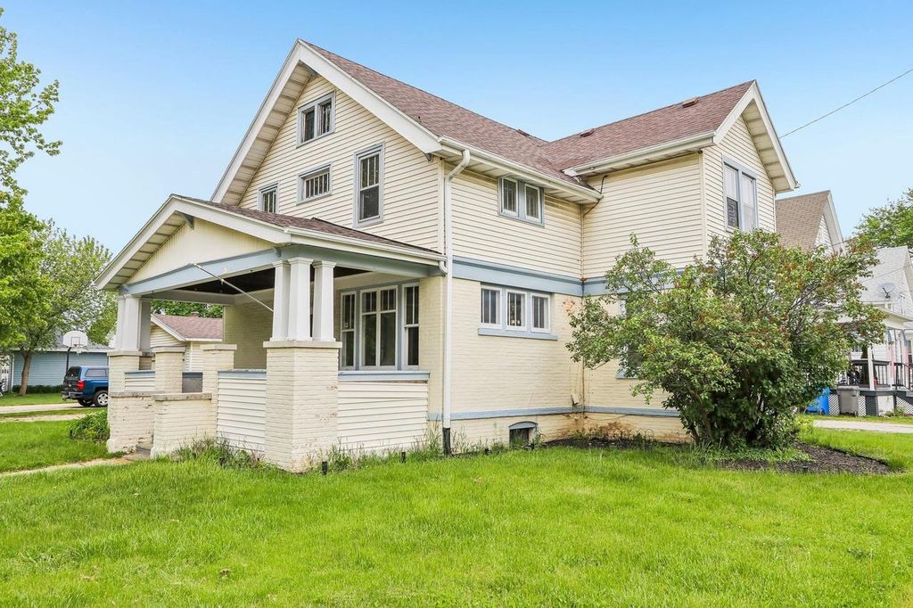 Photo of 612 Western AVENUE, Watertown, WI 53094 (MLS # 2024318)