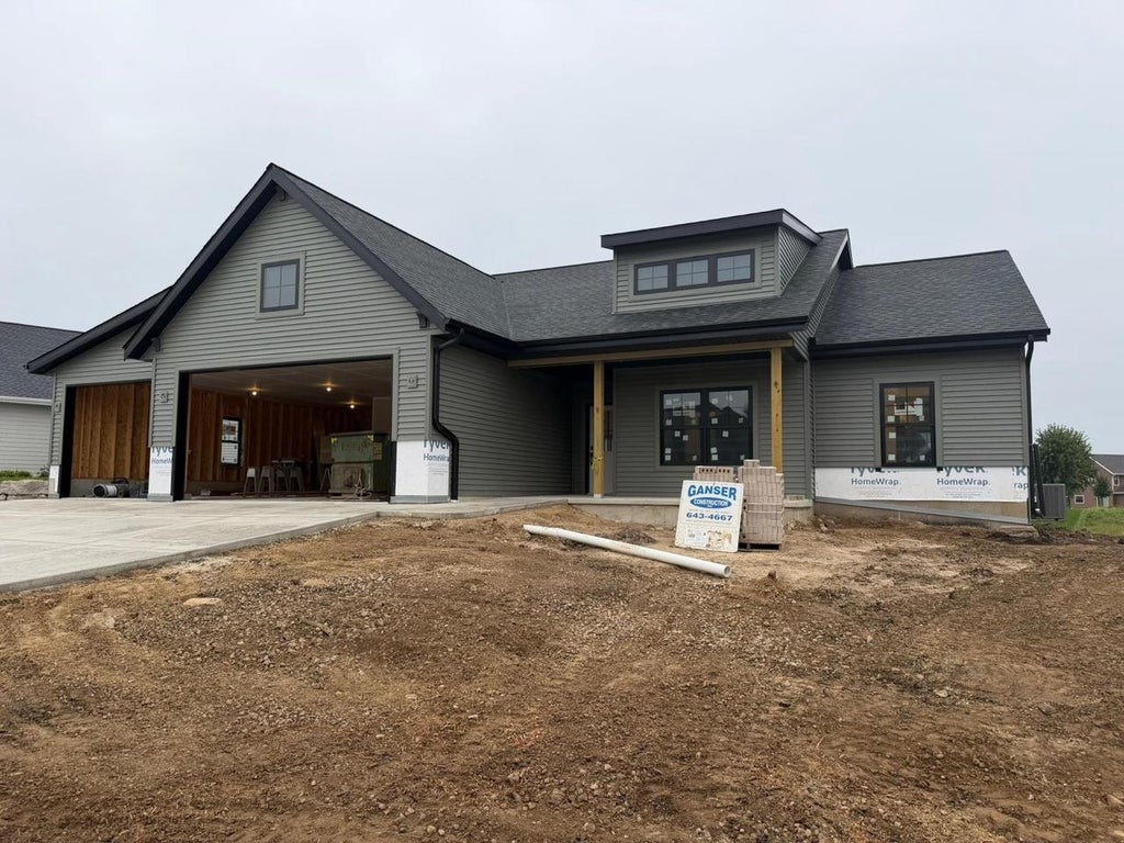Photo of 1009 Ziegler DRIVE, Waunakee, WI 53597 (MLS # 2033752)