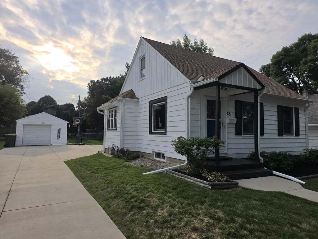 Photo of 2811 S 88th STREET, West Allis, WI 53227 (MLS # 1976120)
