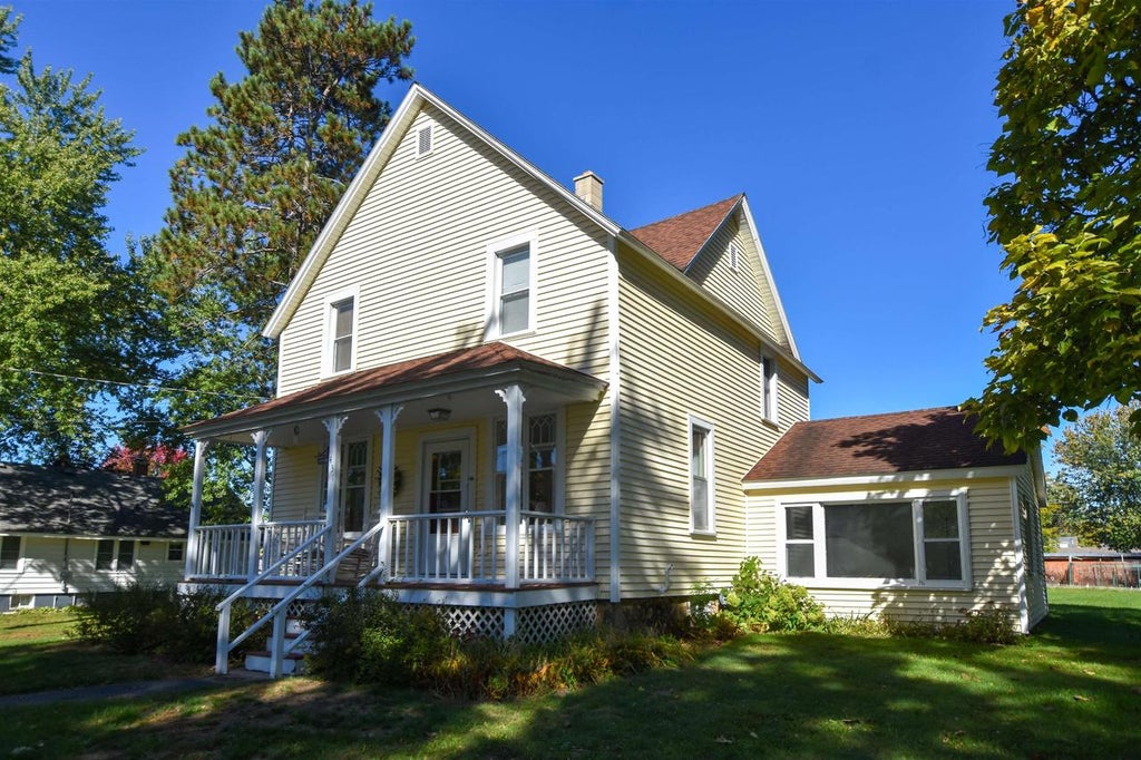 Photo of 431 Cleveland AVENUE, Wild Rose, WI 54984 (MLS # 50333948)