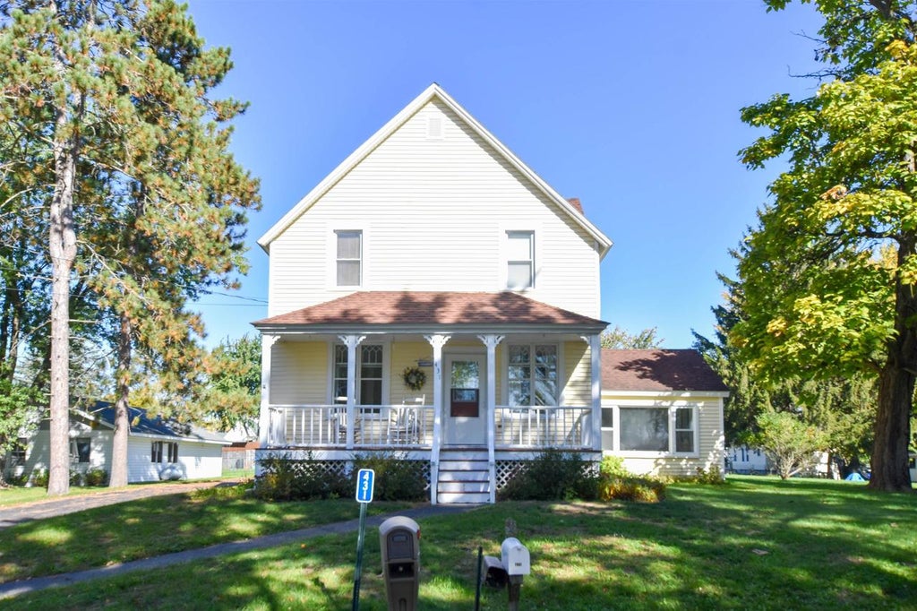 Photo of 431 Cleveland AVENUE, Wild Rose, WI 54984 (MLS # 50333948)