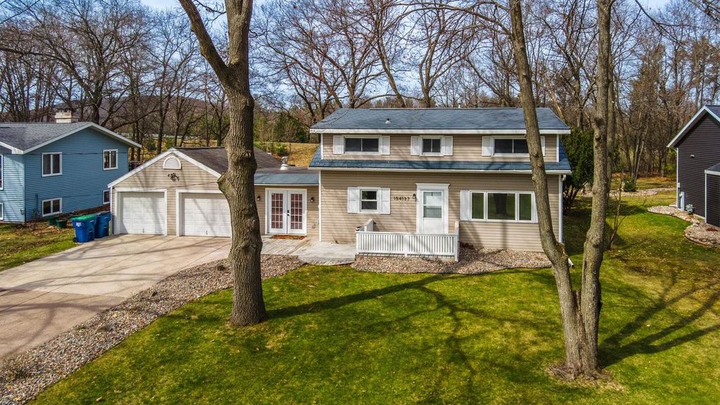 Photo of 154137 Paramount DRIVE, Wausau, WI 54401 (MLS # 22601521)