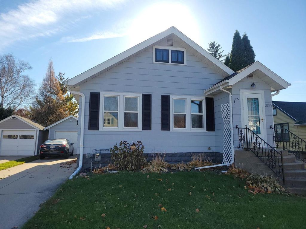 Photo of 300 E 11th STREET, Fond Du Lac, WI 54935 (MLS # 50318213)