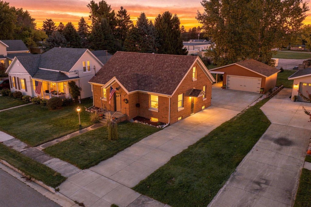 Photo of 106 Center STREET, Fox Lake, WI 53933 (MLS # 2034091)