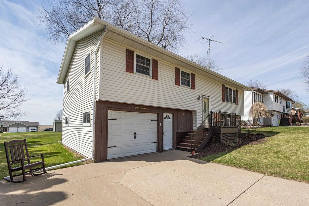 Photo of 907 S School STREET, Cuba City, WI 53807 (MLS # 2020364)