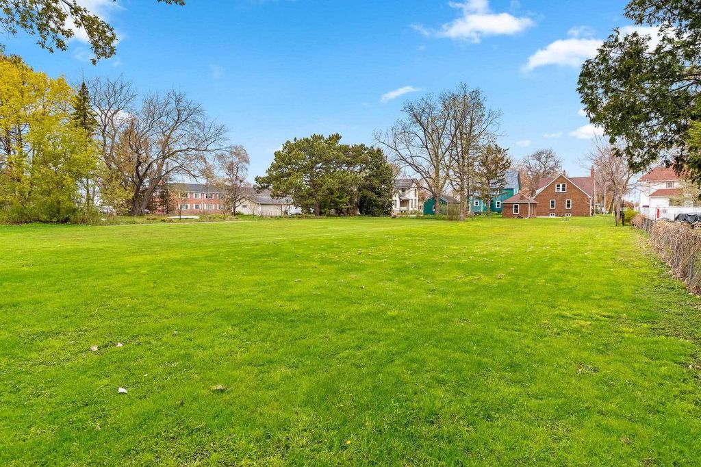 Photo of 929 Merritt AVENUE, Oshkosh, WI 54901 (MLS # 50324823)