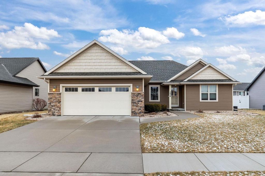 Photo of 3434 Tulip TRAIL, Appleton, WI 54913 (MLS # 50322446)